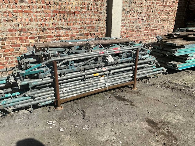 Partij divers steigermateriaal - afbeelding 1 van  4