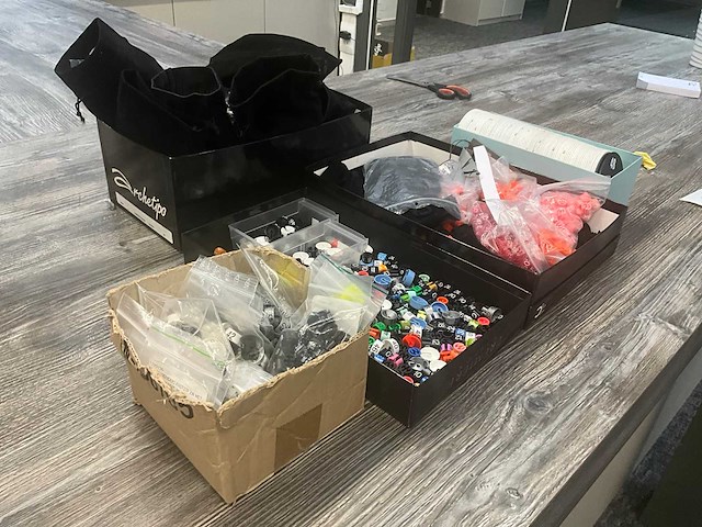 Partij divers toebehoren pasmaten - afbeelding 14 van  14