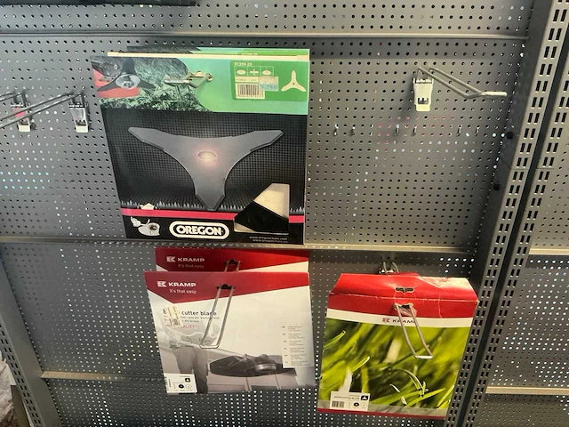 Partij divers tuingereedschap accessoires - afbeelding 3 van  4