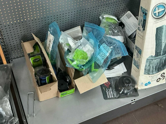 Partij divers tuingereedschap accessoires - afbeelding 9 van  9