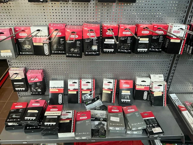 Partij divers tuingereedschap accessoires - afbeelding 2 van  9