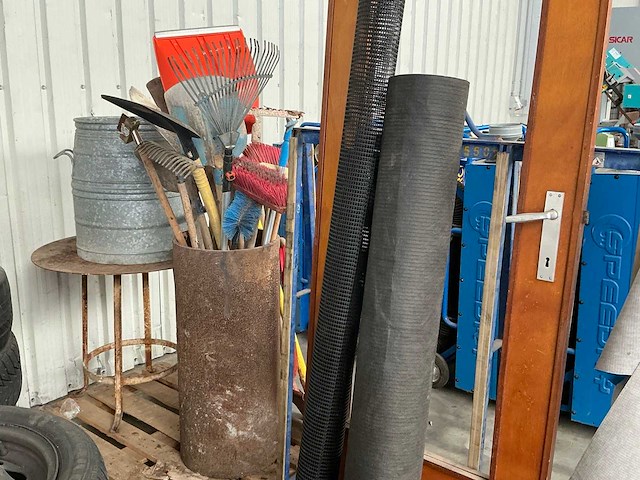Partij divers tuingereedschap - afbeelding 1 van  6