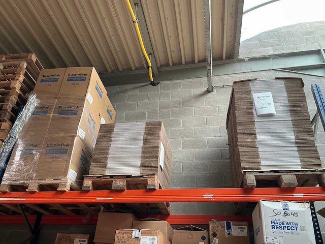 Partij divers verpakkingsmateriaal - afbeelding 1 van  5
