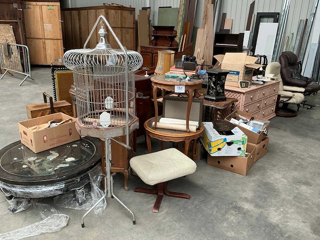 Partij divers vintage meubilair en huisraad - afbeelding 1 van  24