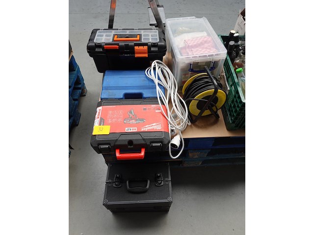 Partij divers werkmateriaal - afbeelding 1 van  9