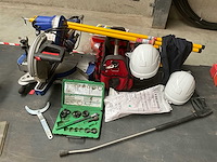 Partij divers werkplaatsgereedschap – afkortzaag en toebehoren - afbeelding 1 van  3