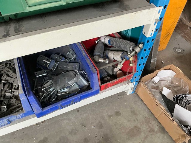Partij diverse aanhangwagen onderdelen en accessoires - afbeelding 13 van  31