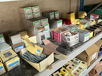 Partij diverse aanhangwagen onderdelen en accessoires - afbeelding 29 van  31