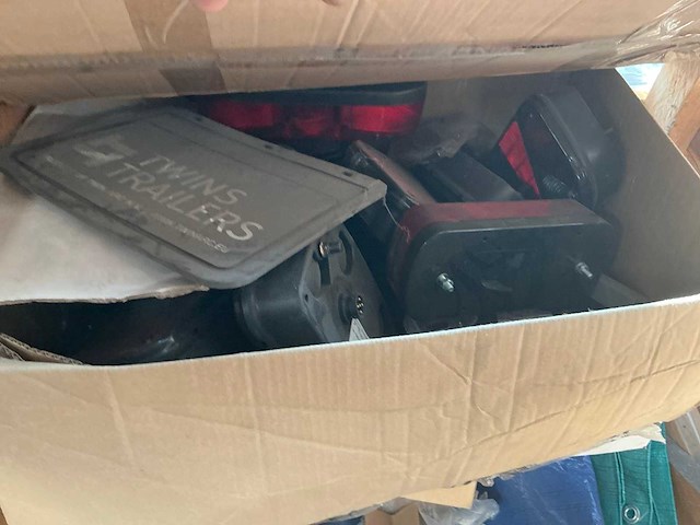 Partij diverse aanhangwagen onderdelen en accessoires - afbeelding 3 van  15