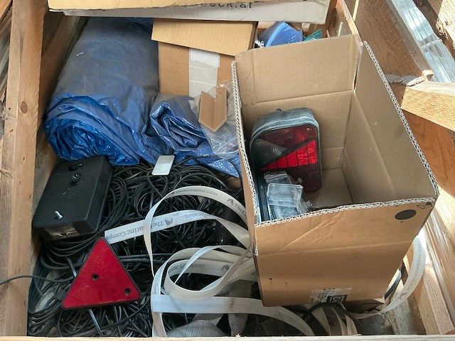 Partij diverse aanhangwagen onderdelen en accessoires - afbeelding 15 van  15