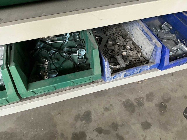 Partij diverse aanhangwagen onderdelen en accessoires - afbeelding 11 van  31