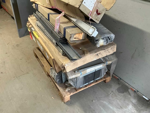Partij diverse aannemersmaterialen - afbeelding 2 van  4