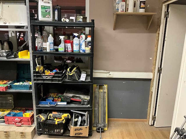 Partij diverse aannmersmaterialen - afbeelding 1 van  5