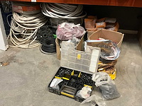 Partij diverse aannmersmaterialen - afbeelding 1 van  5