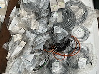 Partij diverse aansluitkabels - afbeelding 2 van  2