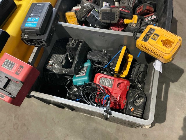 Partij diverse acculaders - afbeelding 2 van  4