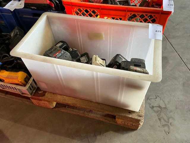 Partij diverse accu’s - afbeelding 2 van  6