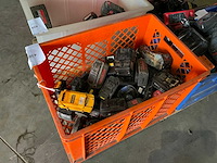 Partij diverse accu’s - afbeelding 1 van  6