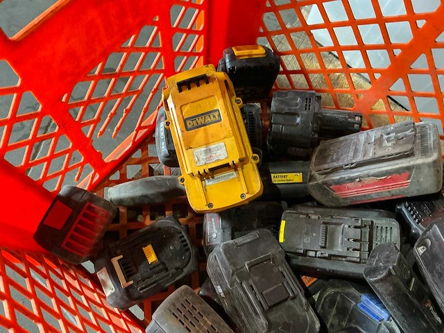 Partij diverse accu’s - afbeelding 4 van  6