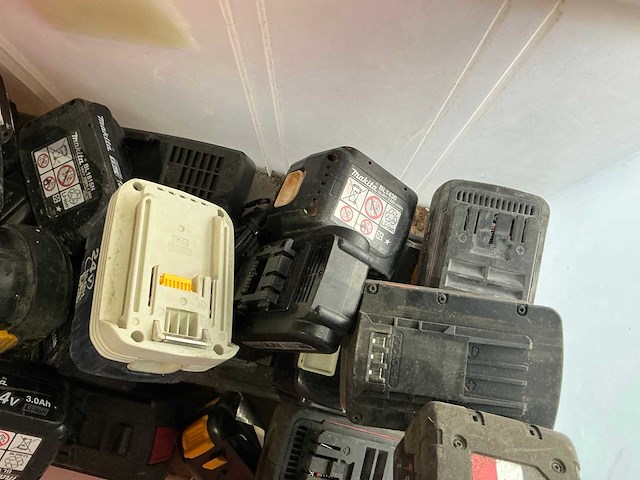 Partij diverse accu’s - afbeelding 3 van  6