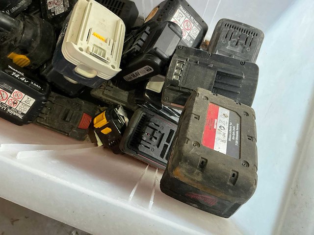 Partij diverse accu’s - afbeelding 6 van  6