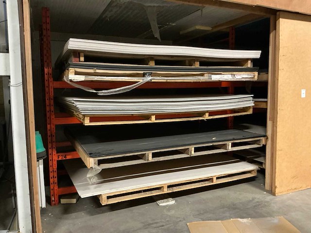 Partij diverse acrylplaten - afbeelding 1 van  10