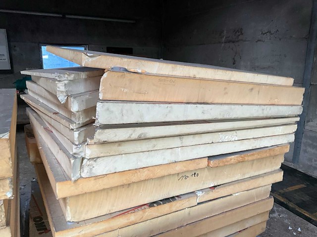 Partij diverse afschot isolatie panelen waaronder iko - afbeelding 4 van  4