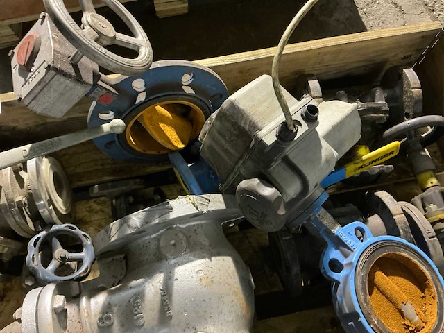 Partij diverse afsluiters - afbeelding 4 van  4