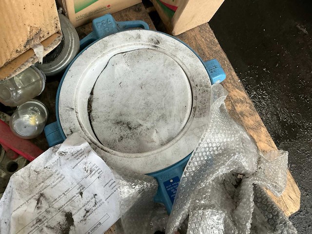 Partij diverse afsluiters - afbeelding 8 van  8