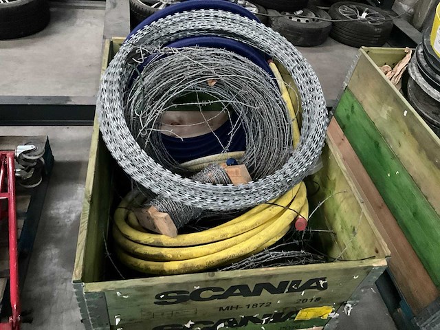 Partij diverse afspandraad - afbeelding 2 van  2