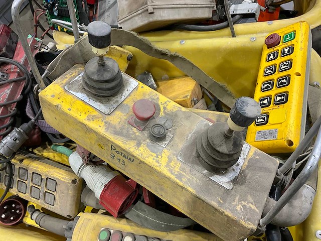 Partij diverse afstandsbedieningen en toebehoren - afbeelding 14 van  16