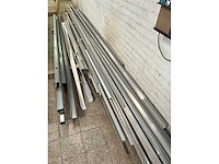 Partij diverse alu profielen (30x) en 10x metal stud - afbeelding 3 van  9