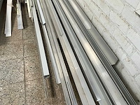 Partij diverse alu profielen (30x) en 10x metal stud - afbeelding 7 van  9