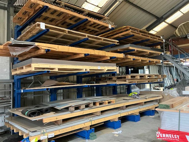 Partij diverse aluminium en plexi platen - afbeelding 1 van  8