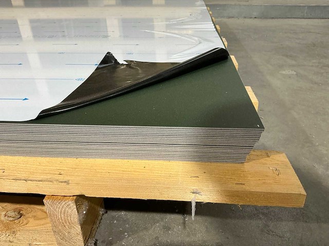 Partij diverse aluminium en pvc platen - afbeelding 9 van  15