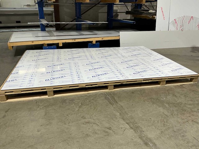 Partij diverse aluminium en pvc platen - afbeelding 10 van  15