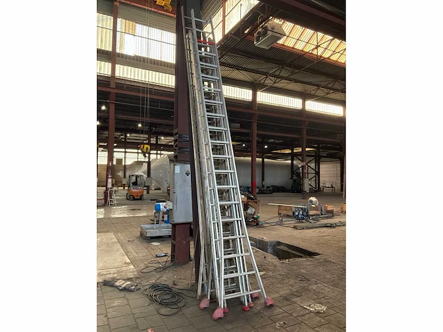 Partij diverse aluminium ladders - afbeelding 2 van  3