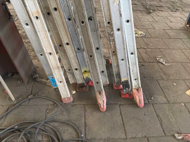 Partij diverse aluminium ladders - afbeelding 3 van  3