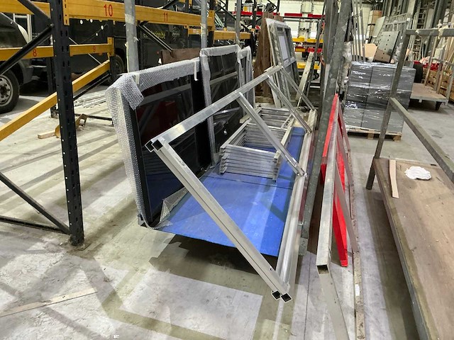 Partij diverse aluminiumplaten / profielen - afbeelding 2 van  10