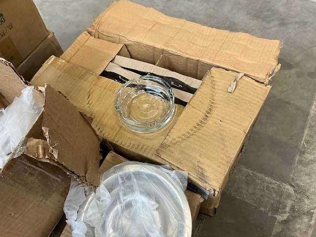 Partij diverse asbakken - afbeelding 2 van  11