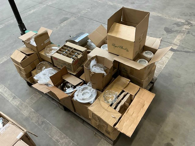 Partij diverse asbakken - afbeelding 1 van  11