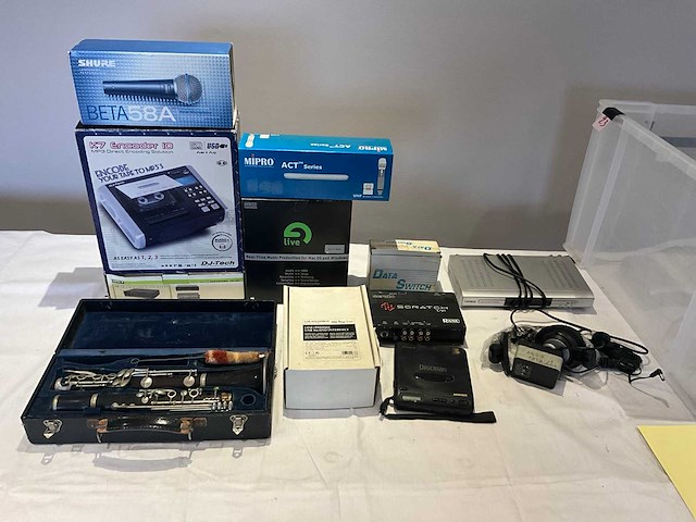 Partij diverse audio-apparatuur - afbeelding 1 van  7