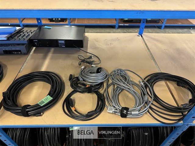 Partij diverse audio en licht kabels - afbeelding 1 van  6