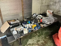 Partij diverse auto-onderdelen en accessoires