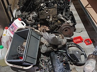 Partij diverse auto onderdelen