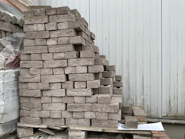 Partij diverse bakstenen - afbeelding 11 van  20