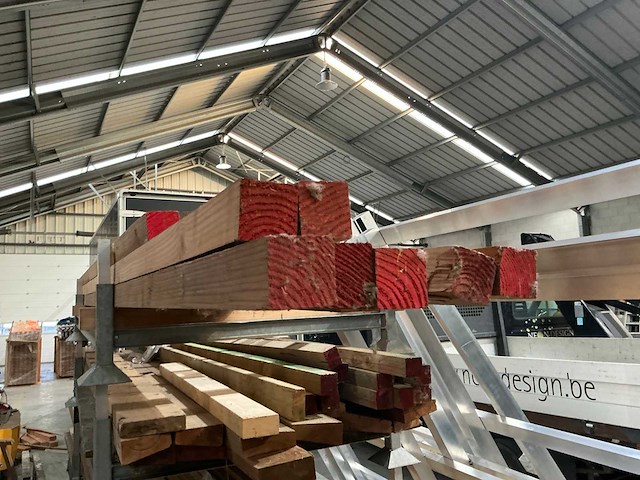 Partij diverse balken, planken en latten - afbeelding 8 van  9