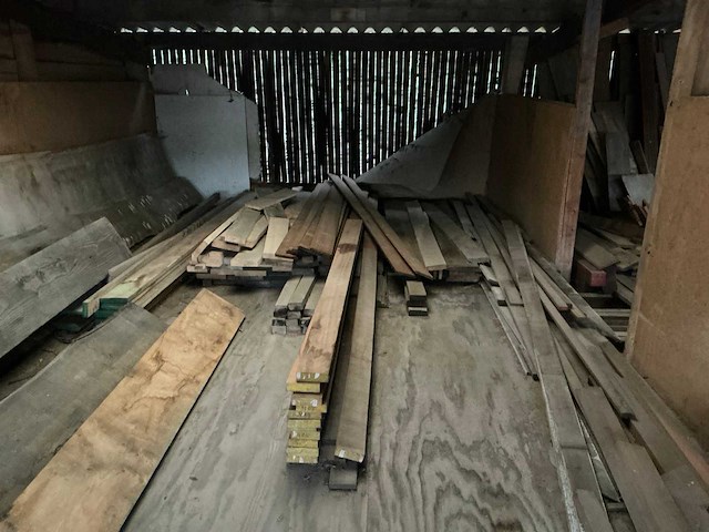 Partij diverse balken, planken en schaaldelen - afbeelding 7 van  9