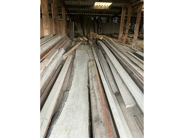 Partij diverse balken, planken en schaaldelen - afbeelding 6 van  9