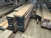 Partij diverse balken, planken en schaaldelen - afbeelding 2 van  13